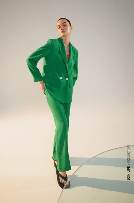 Traje verde chaqueta pantalón en Zara